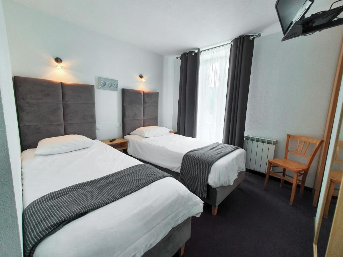 Hotel Les Tilleuls De Pareloup A Salles-Curan Ngoại thất bức ảnh