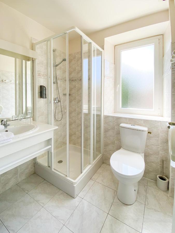 Hotel Les Tilleuls De Pareloup A Salles-Curan Ngoại thất bức ảnh