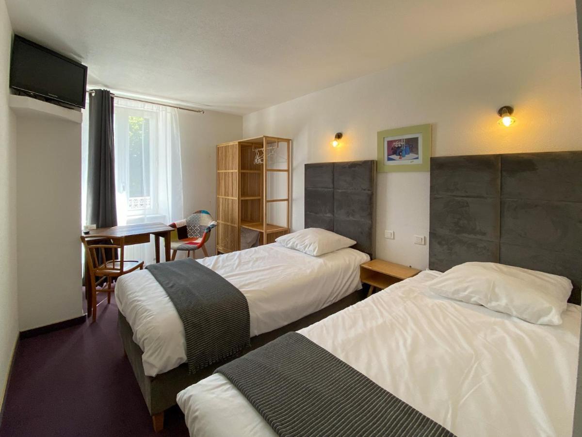 Hotel Les Tilleuls De Pareloup A Salles-Curan Ngoại thất bức ảnh