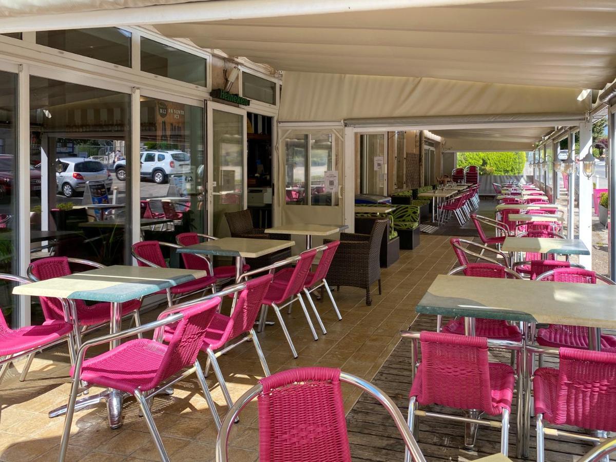 Hotel Les Tilleuls De Pareloup A Salles-Curan Ngoại thất bức ảnh